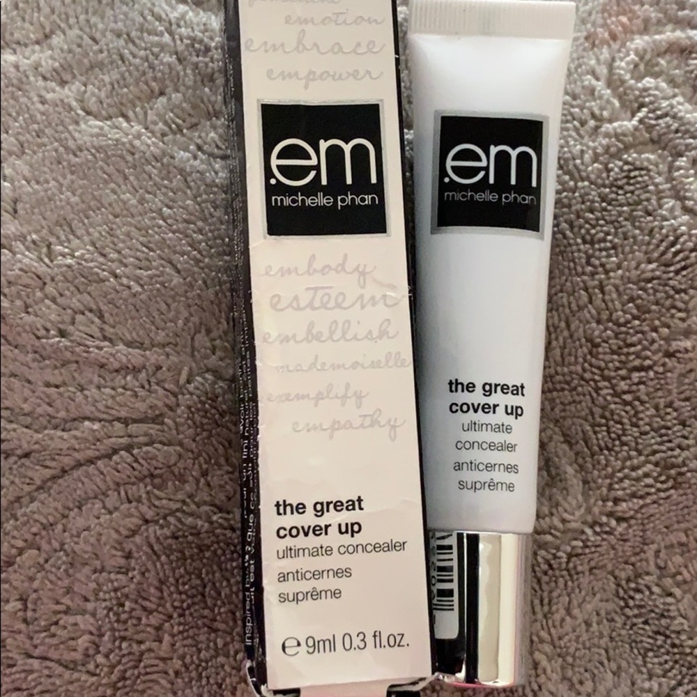 BNIB 9ml 0.3oz concealer